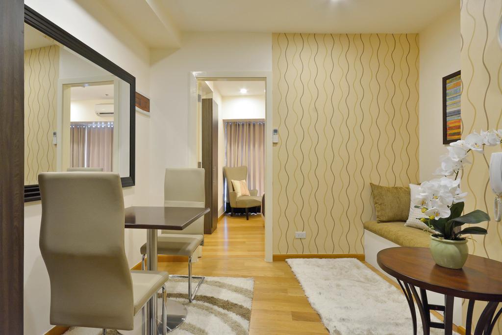 Milano Versace Suites Makati City ภายนอก รูปภาพ