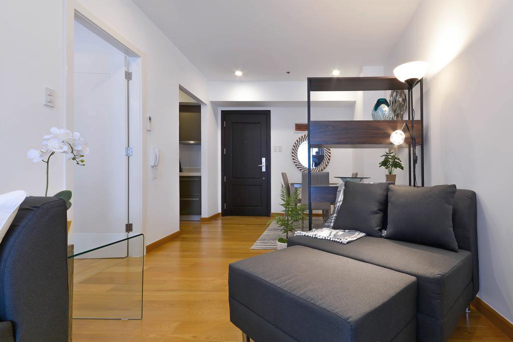 Milano Versace Suites Makati City ภายนอก รูปภาพ