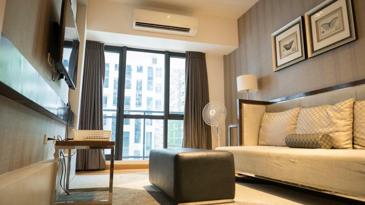 Milano Versace Suites Makati City ภายนอก รูปภาพ